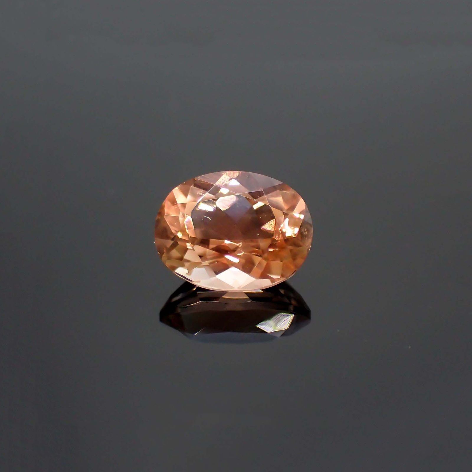 オレゴンサンストーン(宝石名ラブラドライト)アメリカ・オレゴン州産 識別済 1.88ct / 8.9x7mm前後 [230722702]