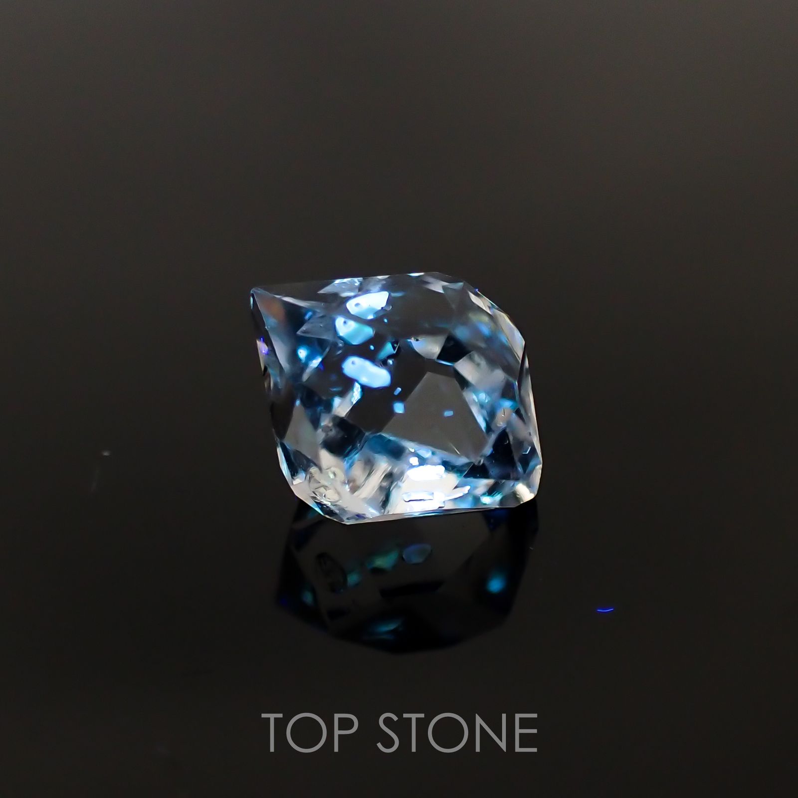 オイルインクォーツ パキスタン産 原石・結晶 2.93ct[210611073]10.7×8mm前後