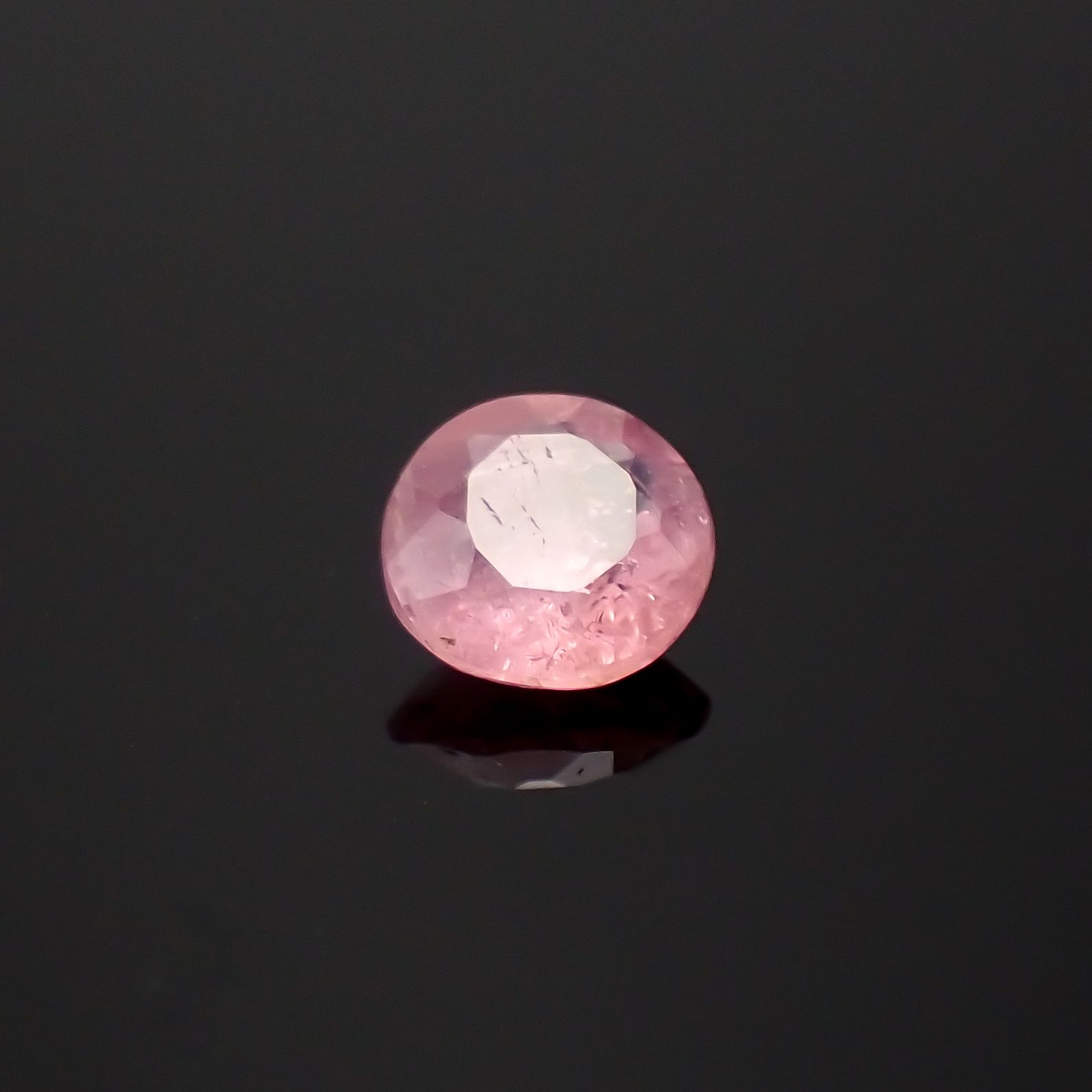 ペツォッタイト(ラズベリル)(宝石名ペツォッタイト)マダガスカル産 0.14ct 識別済[231023733]3.4x3.4mm前後