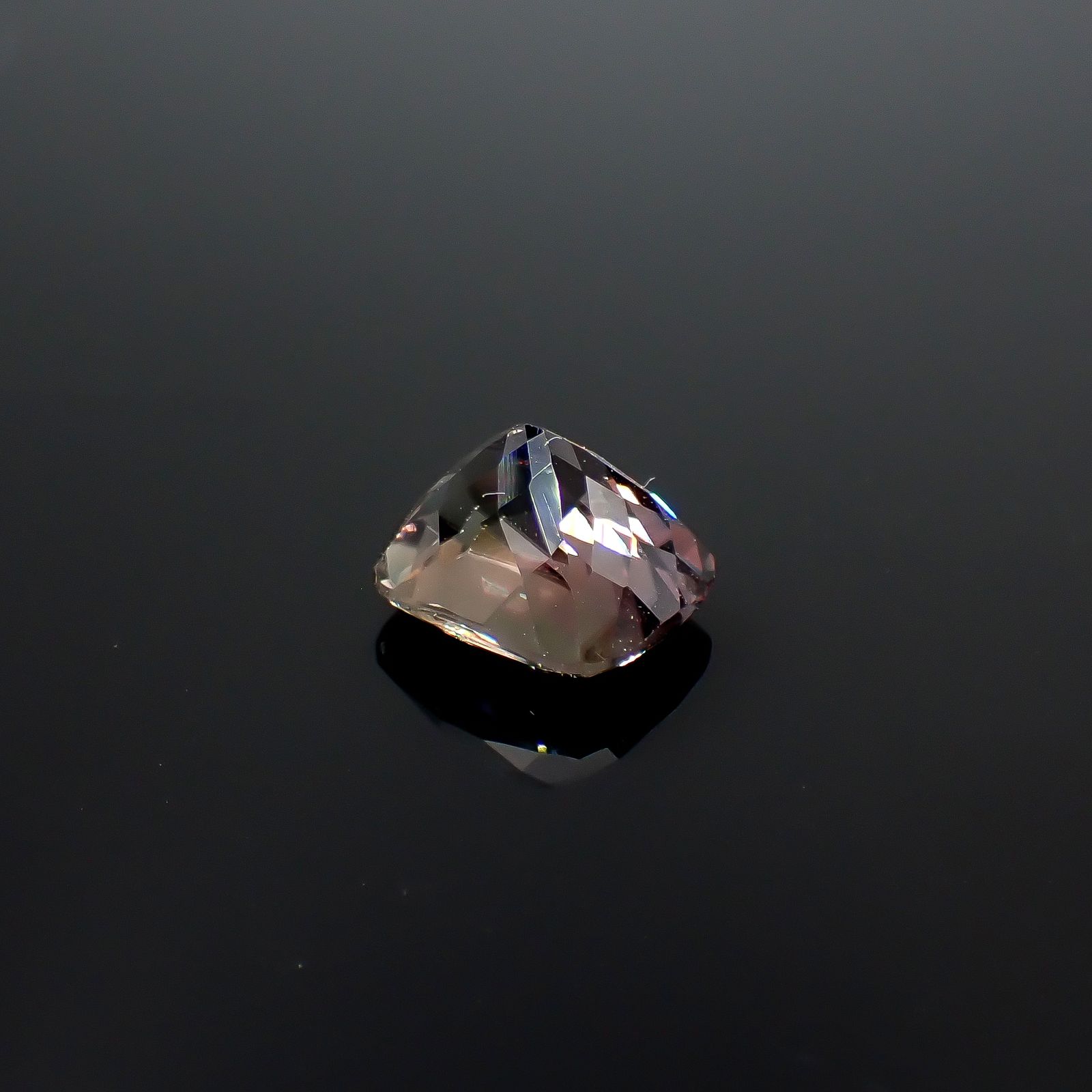 カラーチェンジダイアスポア トルコ産 5.27ct [250830966]10.4x9mm前後