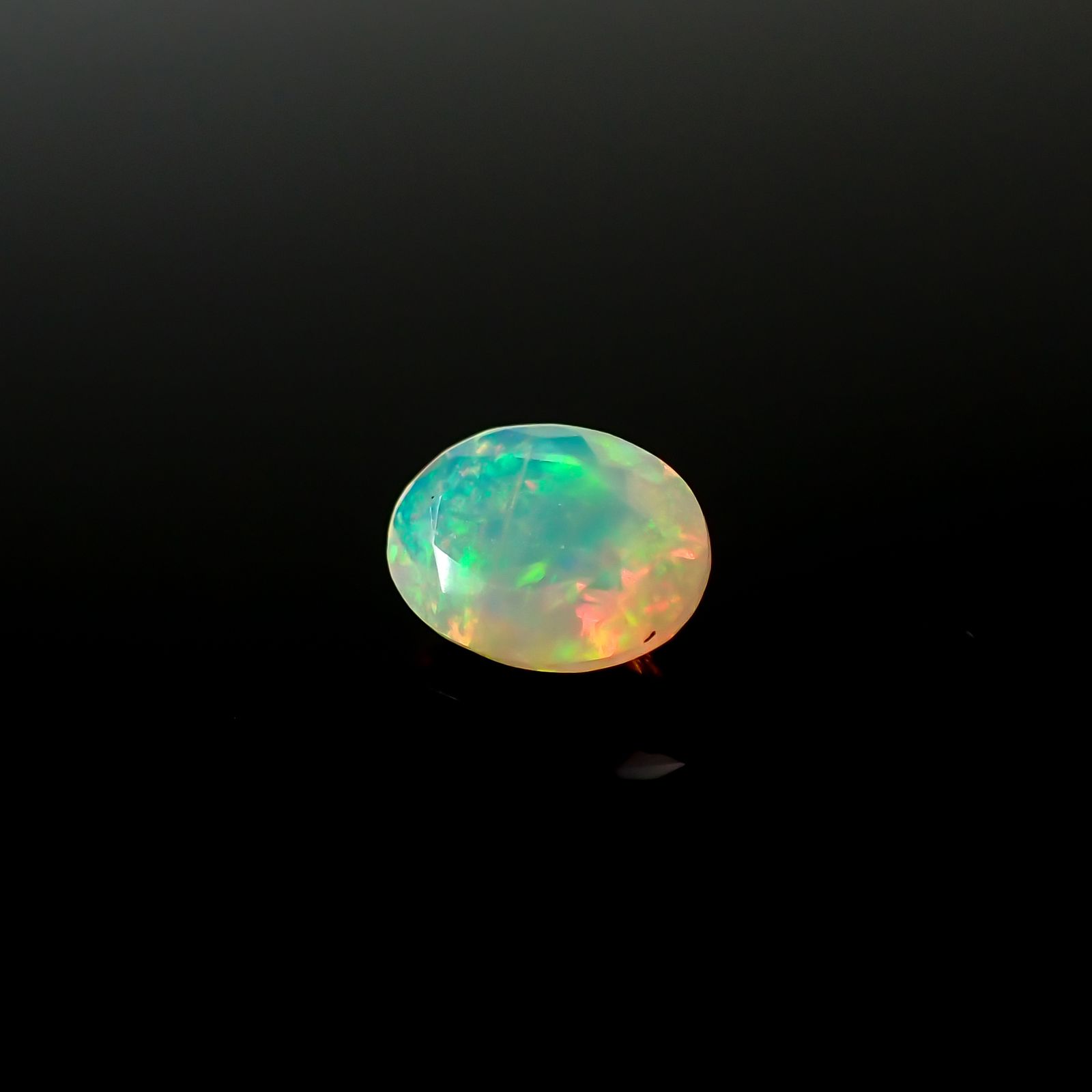 エチオピアオパール エチオピア産 0.72ct[240125324]8x6.1mm前後