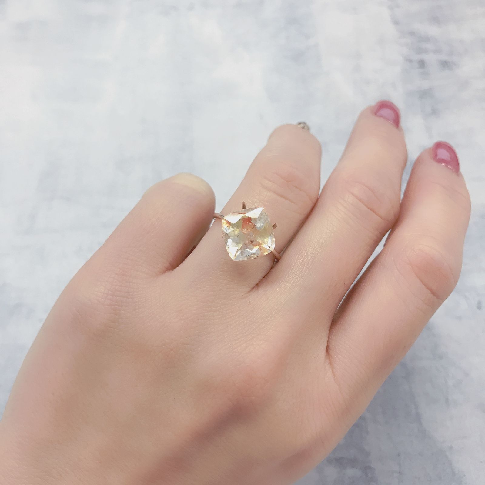 オーロラクォーツ ブラジル・ミナスジェライス産 4.19ct[220114371]10.2x10.2mm前後