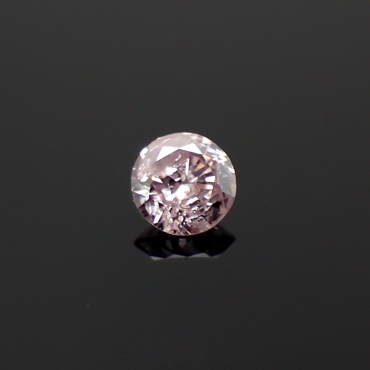 ピンクダイヤモンド(宝石名ダイアモンド I-2/FANCY LIGHT PINK) 0.084ct ソ付(CGL)[230120129]2.75x2.8mm前後