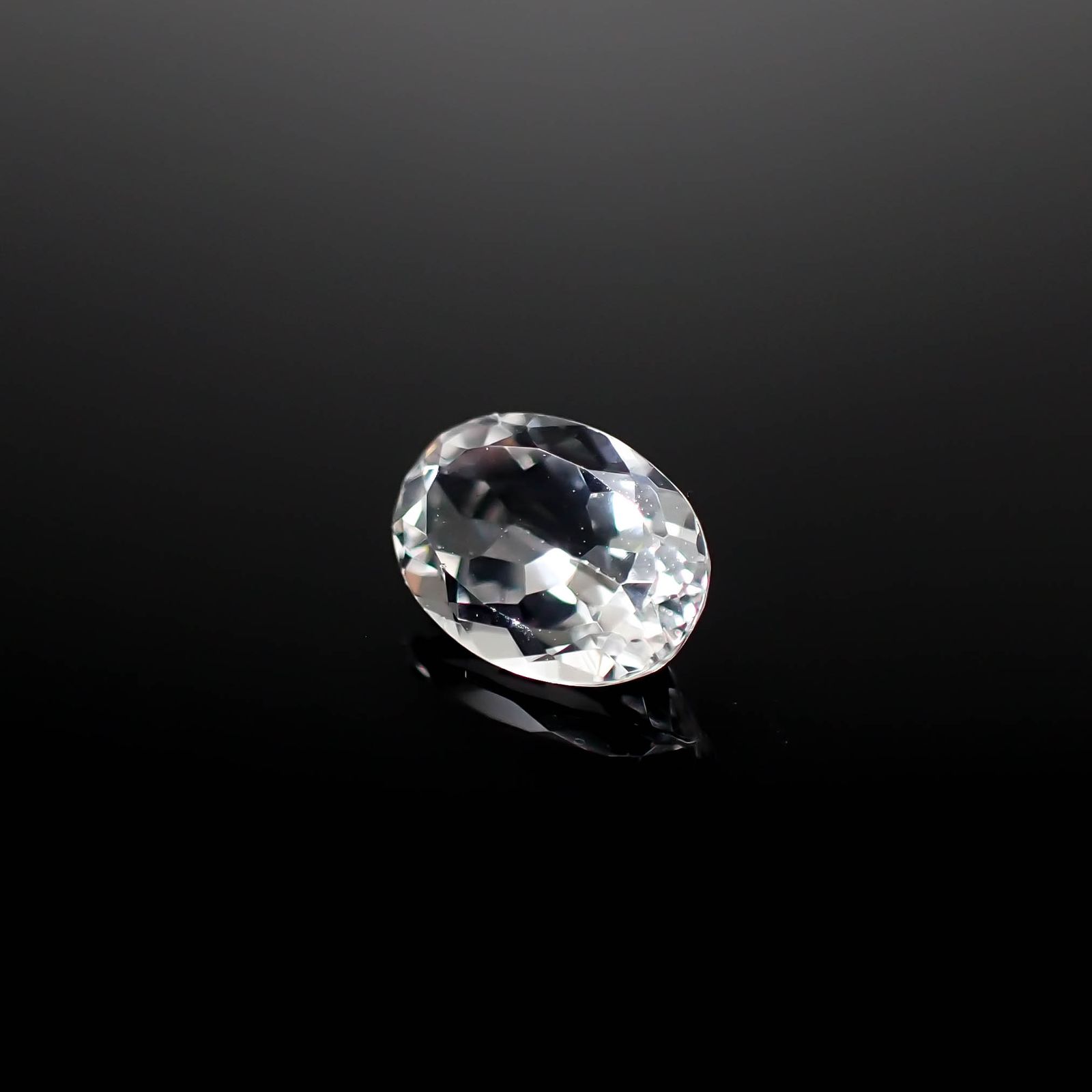ゴッシェナイト パキスタン・ヒマラヤ産 0.68ct[240527455]7.1x5.2mm前後
