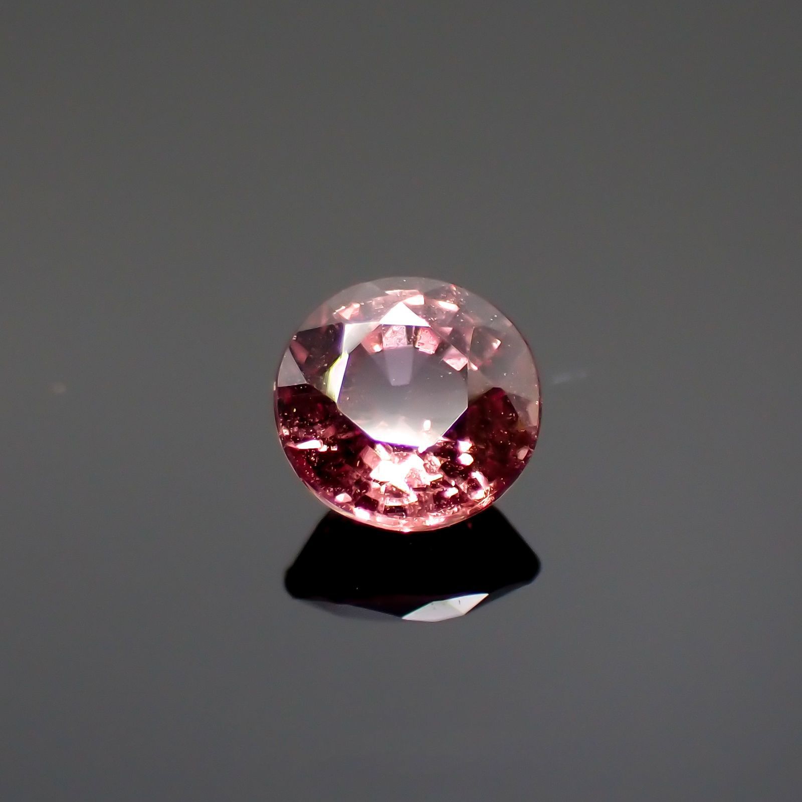 パパラチャサファイア(宝石名サファイア/別名パパラチャ・サファイア)スリランカ産 0.349ct DGL鑑付[220113943]4.03x4.09mm前後