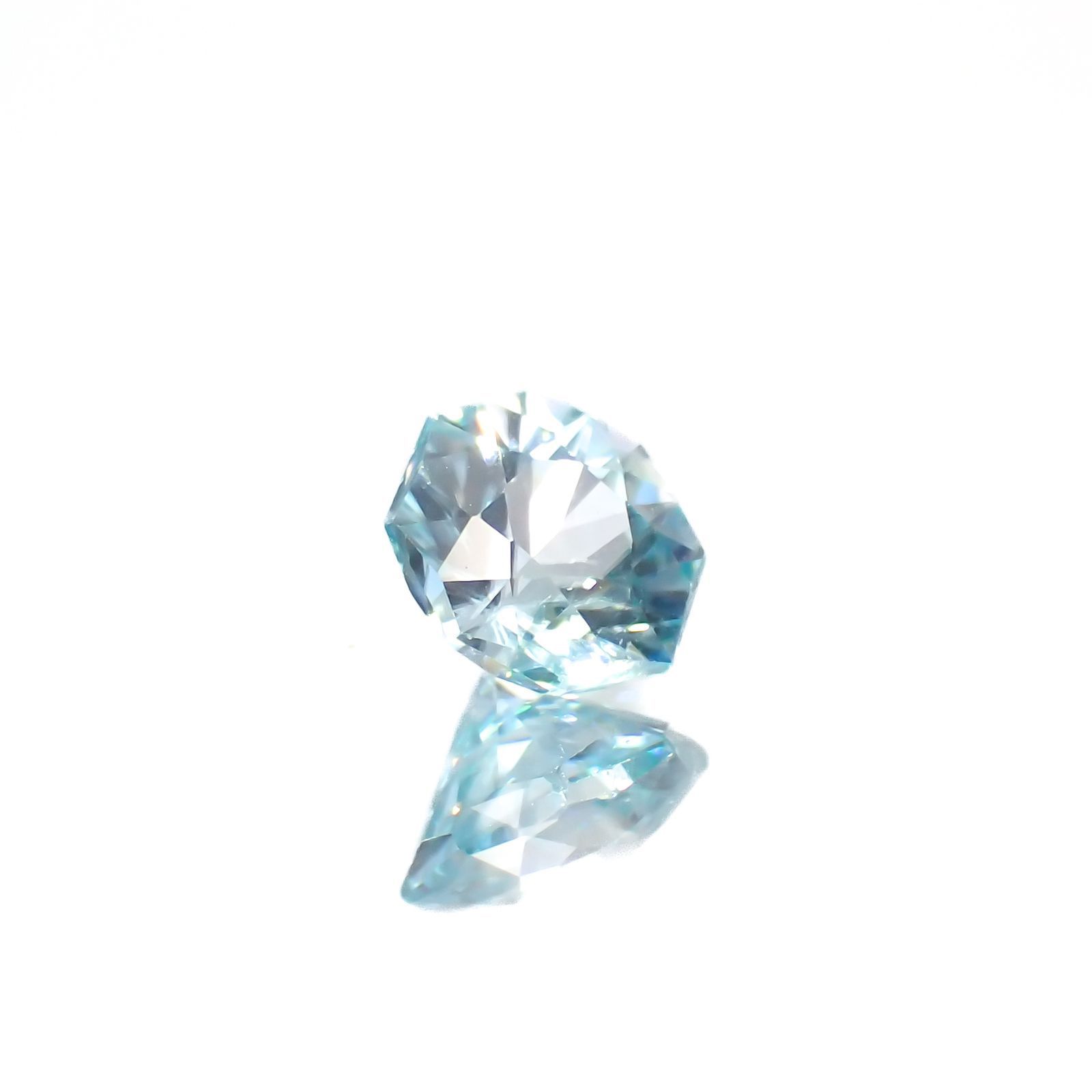 ◇オクタゴンカット◇アイスブルージルコン(宝石名ジルコン)カンボジア産 0.72ct 識別済[230320859]4.8x4.7mm前後
