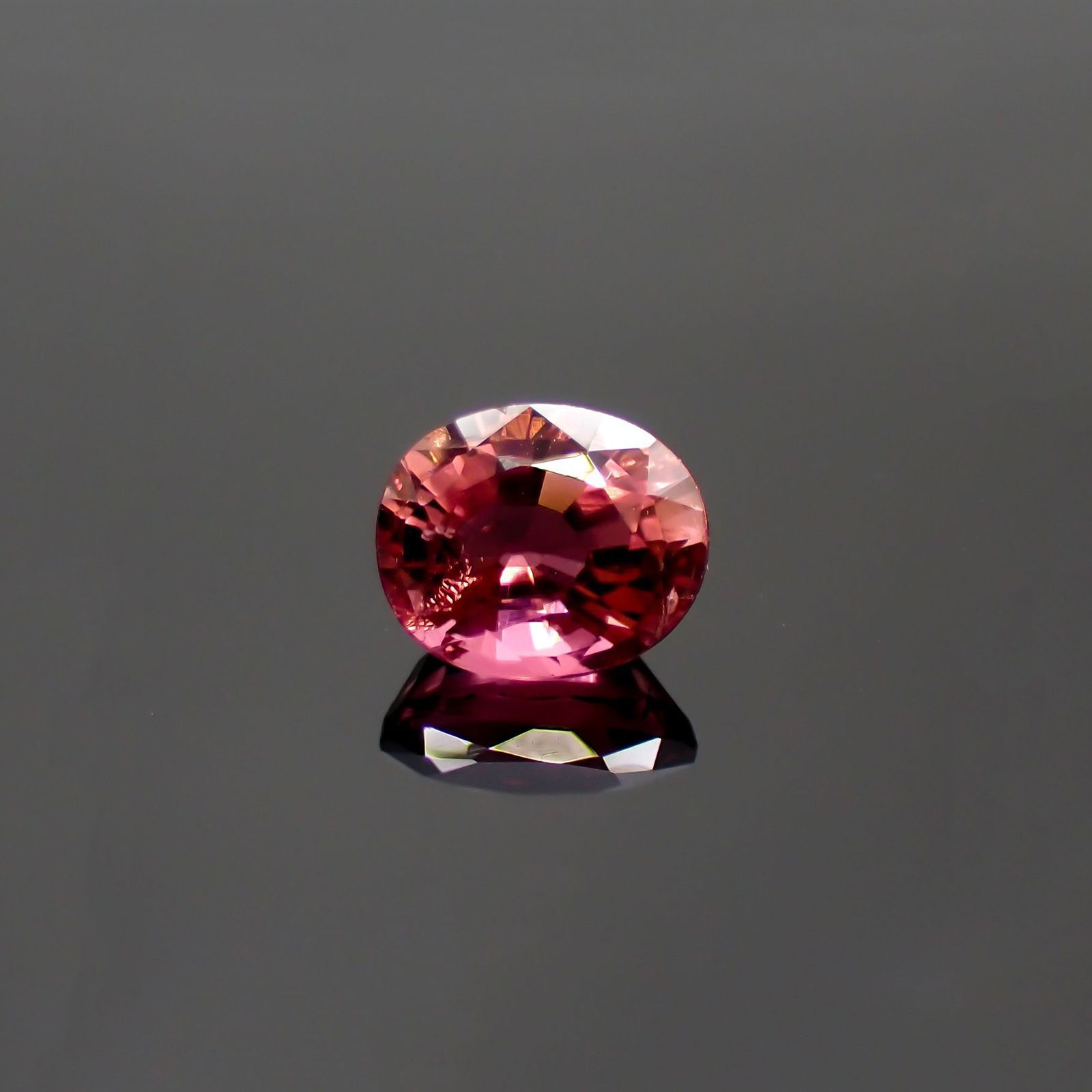 ローズピンクトルマリン(宝石名ピンク・トルマリン)ブラジル/アフリカ産 1.15ct 識別済[220114855]6.9x5.8mm前後