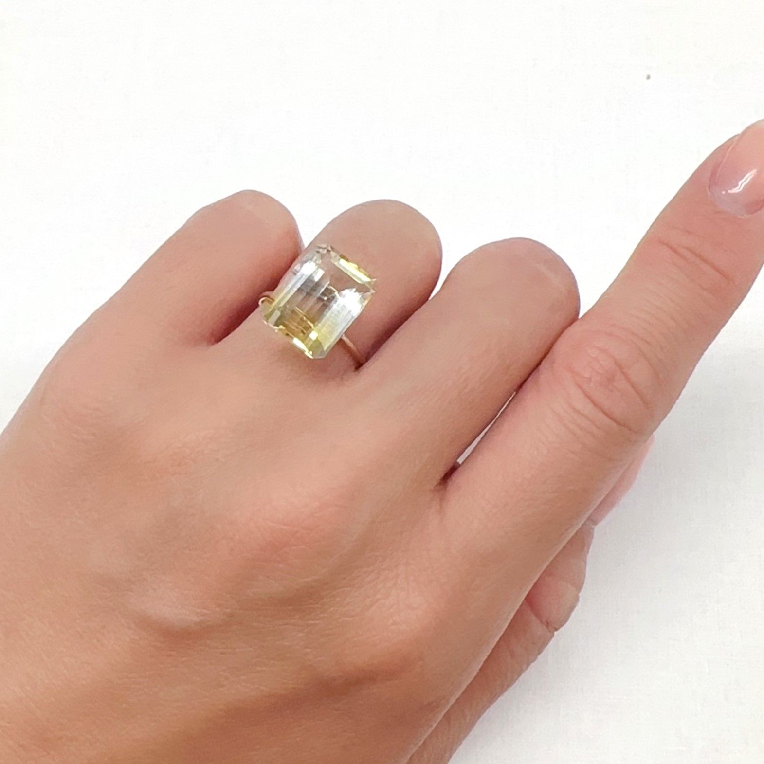 バイカラーシトリン ブラジル・ミナスジェライス州産 7.35ct[240326464]13.4x10.1mm前後