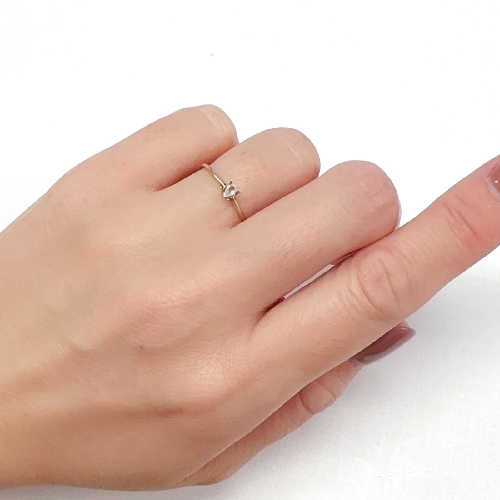 ピンクユークレース(宝石名ピンク・ユークレース)ブラジル産 0.065ct ソ付(彩珠)[240125829]3.4x2mm前後