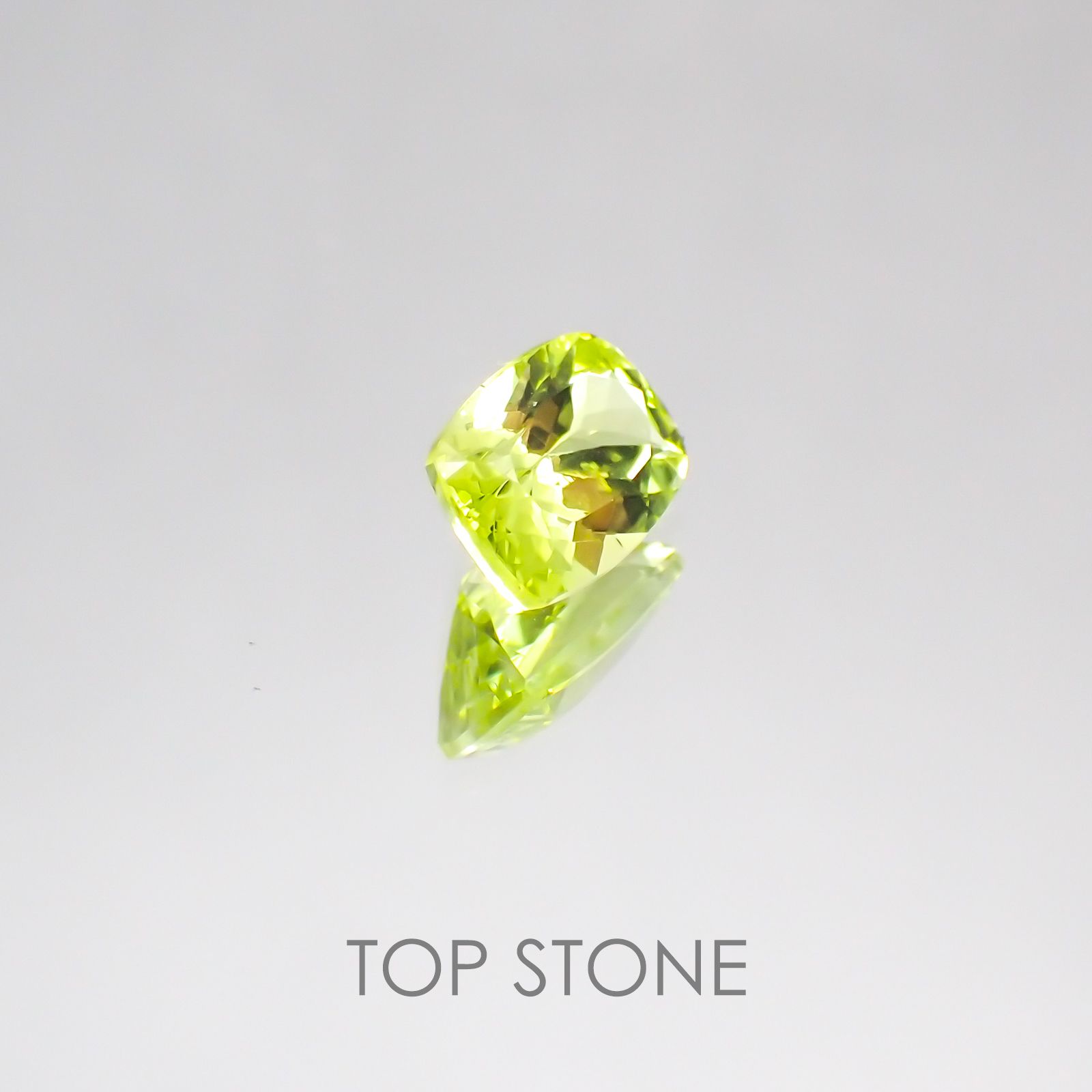 パロットクリソベリル インド産 ルース 0.67ct[20128558]6×4mm前後