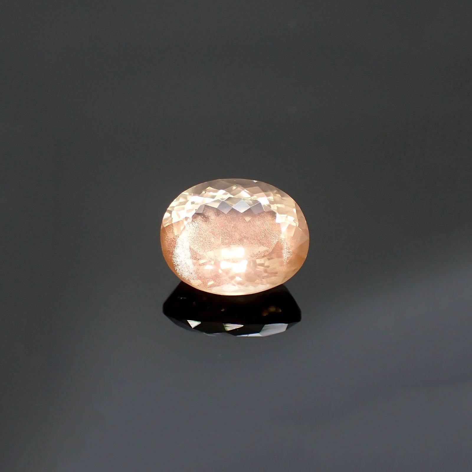オレゴンサンストーン(宝石名ラブラドライト)アメリカ・オレゴン州産 識別済 2.71ct / 10x8mm前後 [220114661]