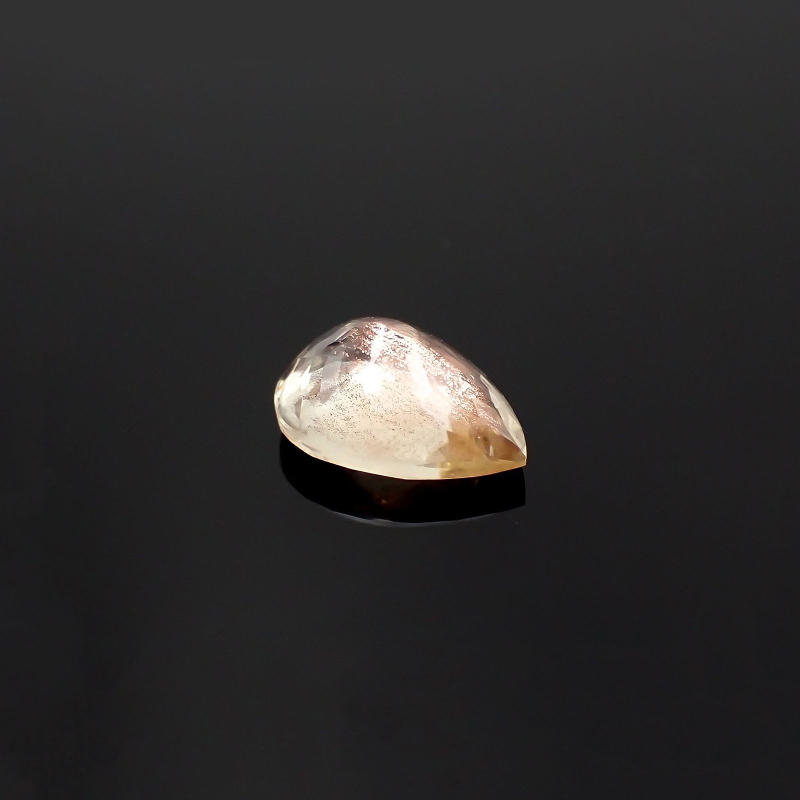 オレゴンサンストーン アメリカ・オレゴン州産 2.76ct / 11.7x8.7mm前後 [230120126]