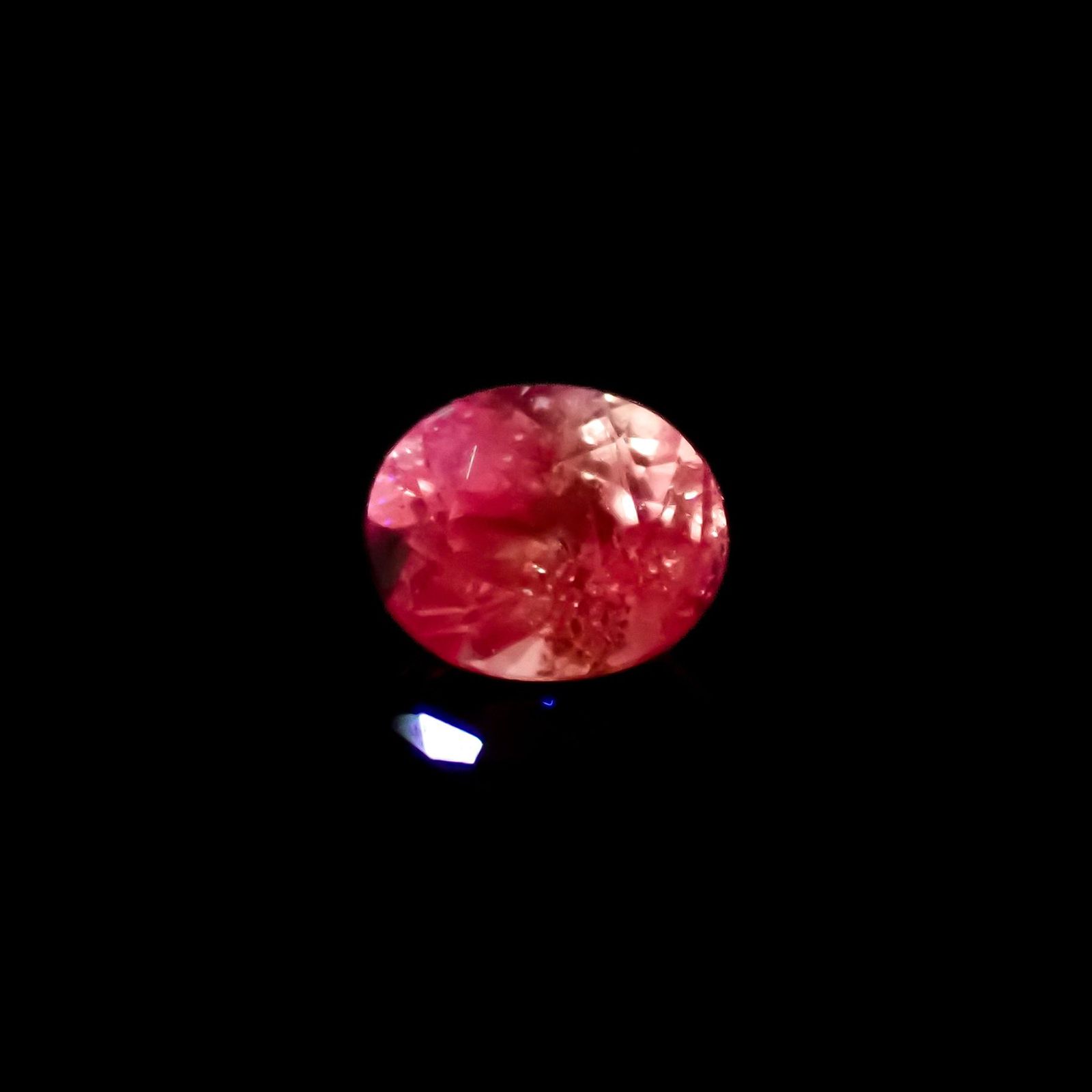 ウィンザーサファイア(宝石名サファイア)タンザニア・ウィンザー産 0.32ct 識別済[220817396]4.4x3.5mm前後