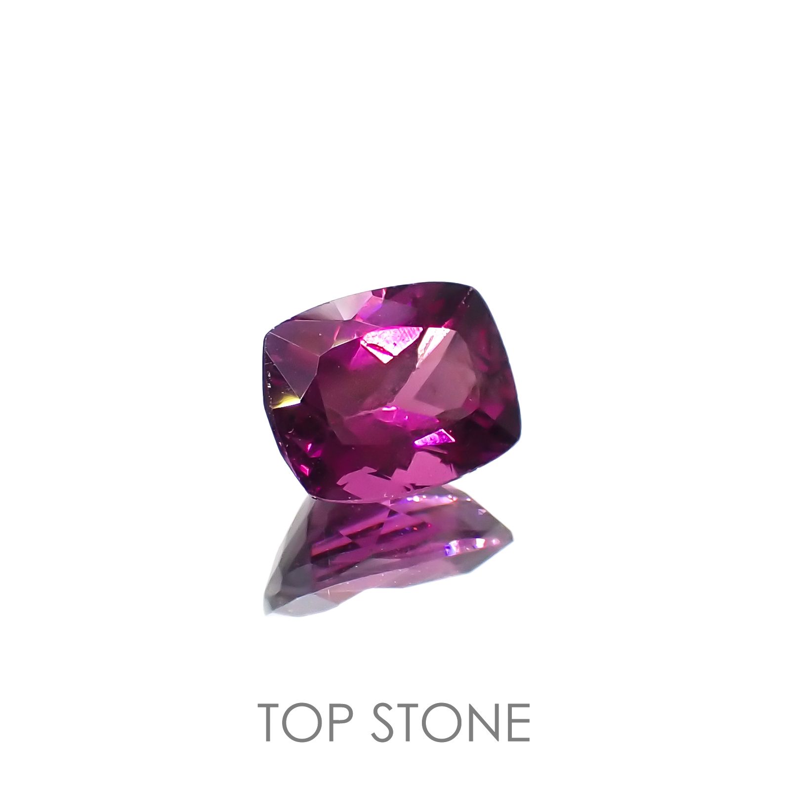 グレープガーネット(宝石名ガーネット)ブラジル産 1.48ct 識別済[220917708]7.1x5.7mm前後