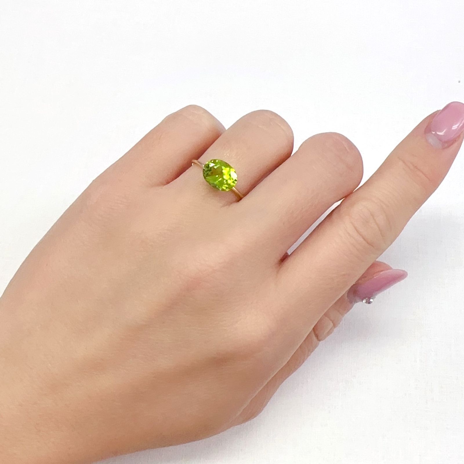 リリーパッドペリドット アメリカ・アリゾナ州産 2.15ct [231224598]8.9x7mm前後