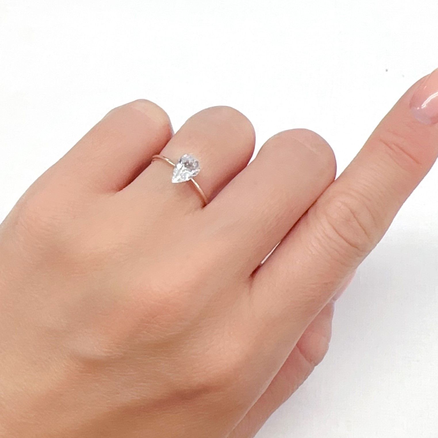 フェナカイト ブラジル産 0.99ct[240427266]7.7x5.5mm前後