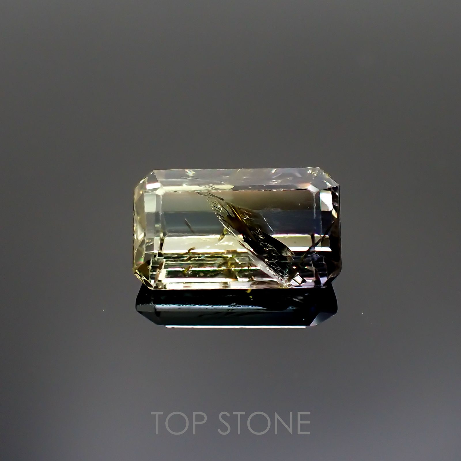 バイカラータンザナイト(宝石名バイカラー・ゾイサイト) タンザニア産 2.196ct ソ付(彩珠)[210410779]9.5×5.6mm前後