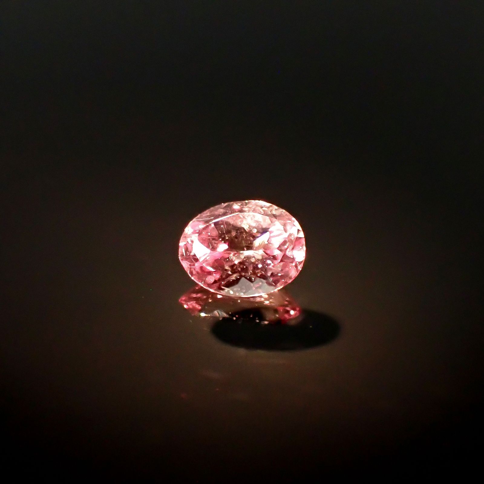 ドラゴンガーネット タンザニア産 0.17ct [250330042]3.9x3mm前後