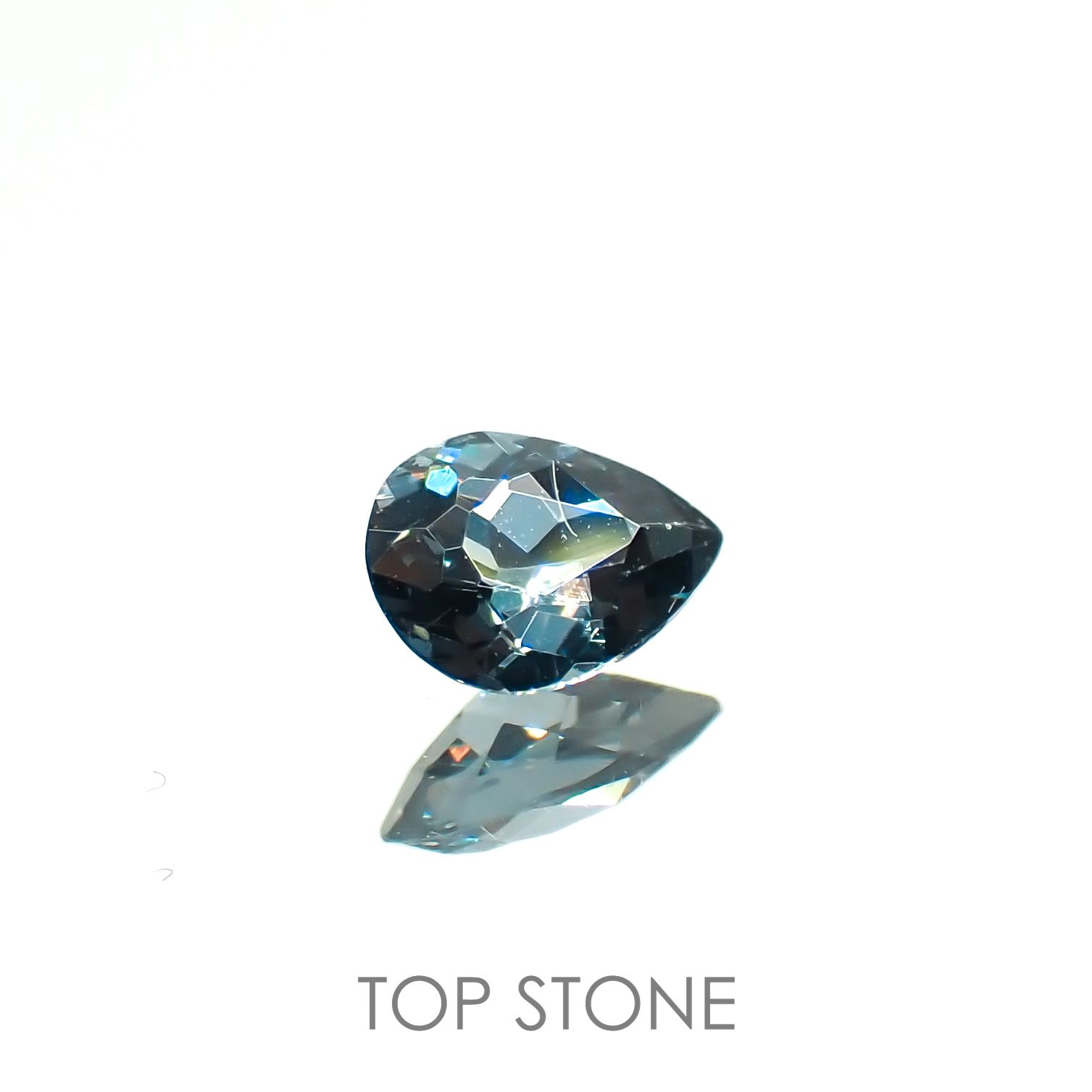 カラーチェンジガーネット アレキタイプ(宝石名ガーネット)マダガスカル・ベキリー産 0.14ct 識別済[221119062]4x2.9mm前後