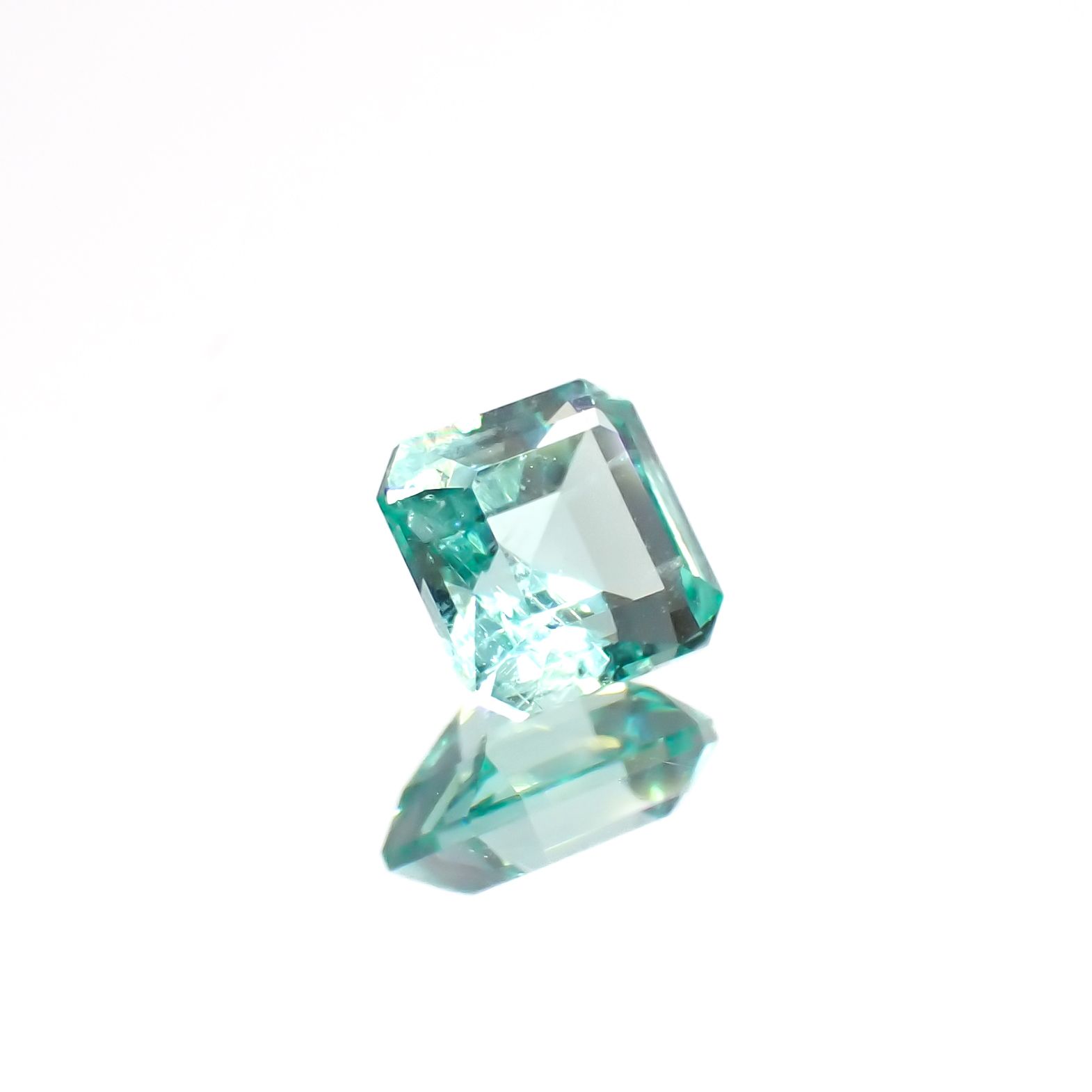 ノンオイル エメラルド ロシア産 0.34ct[230421685]4.1x4.1mm前後