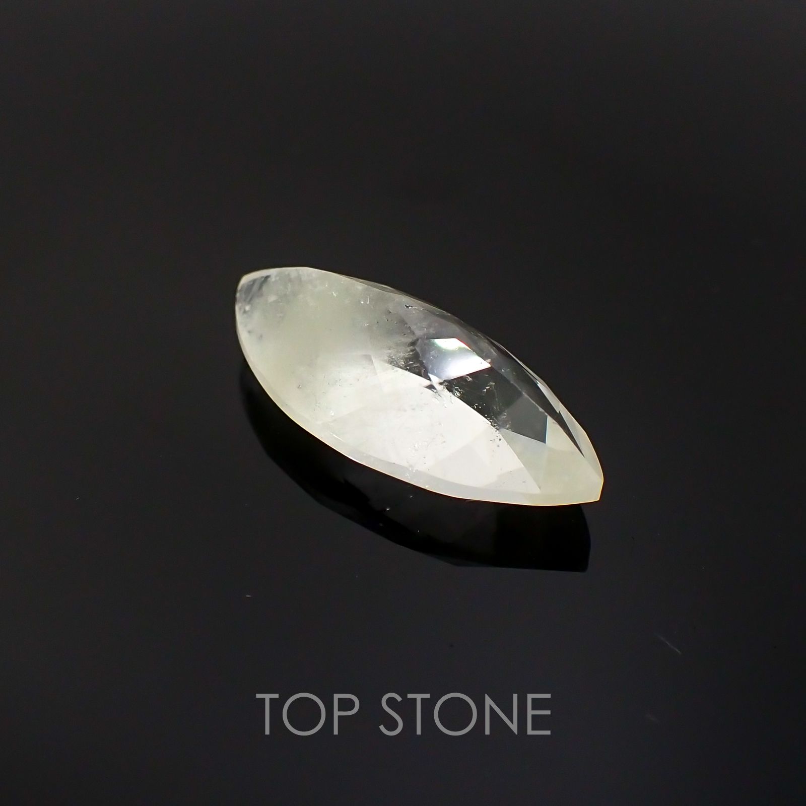 サルファーインクォーツ ブラジル産 ルース 6.68ct[20128697]19.9×9.5mm前後