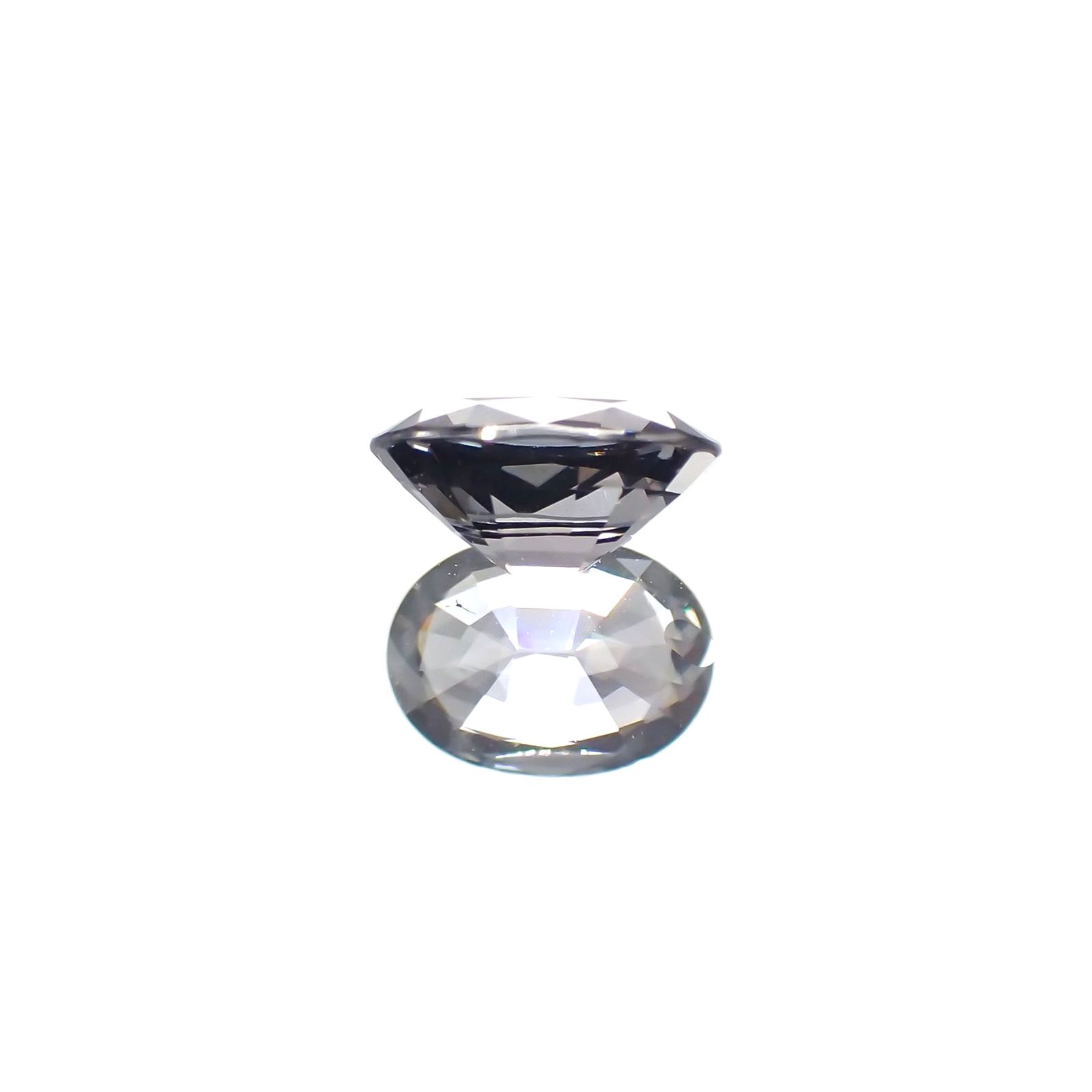 プラチナスピネル(宝石名スピネル) ビルマ産 0.855ct ソ付(彩珠)[250812842]6.8×4.8mm前後