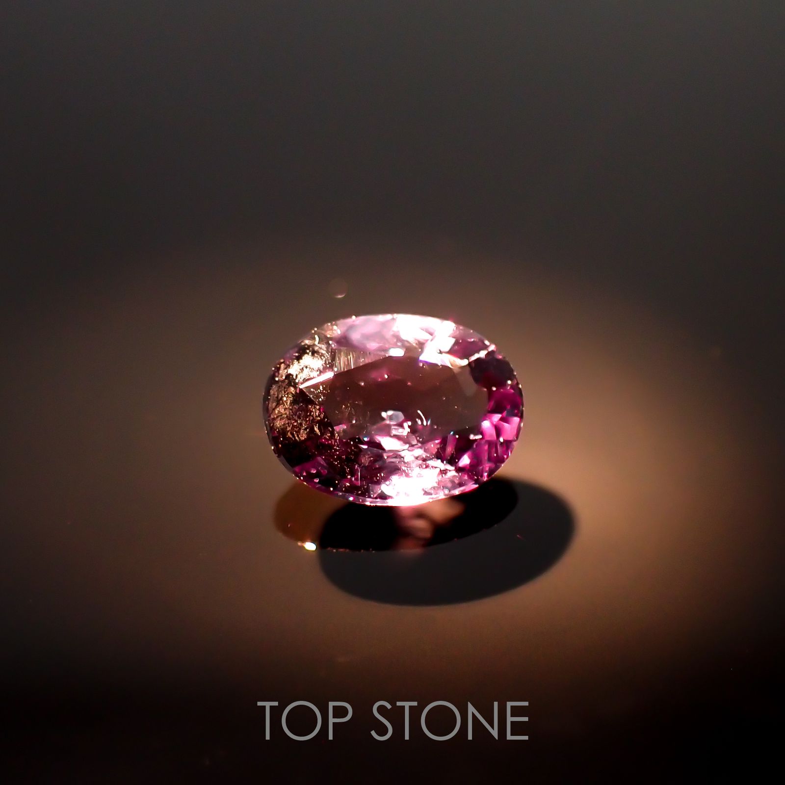 カラーチェンジガーネット(アレキタイプ) マダガスカル・ベキリー産 ルース 0.64ct[210711810]6.3×4.9mm前後