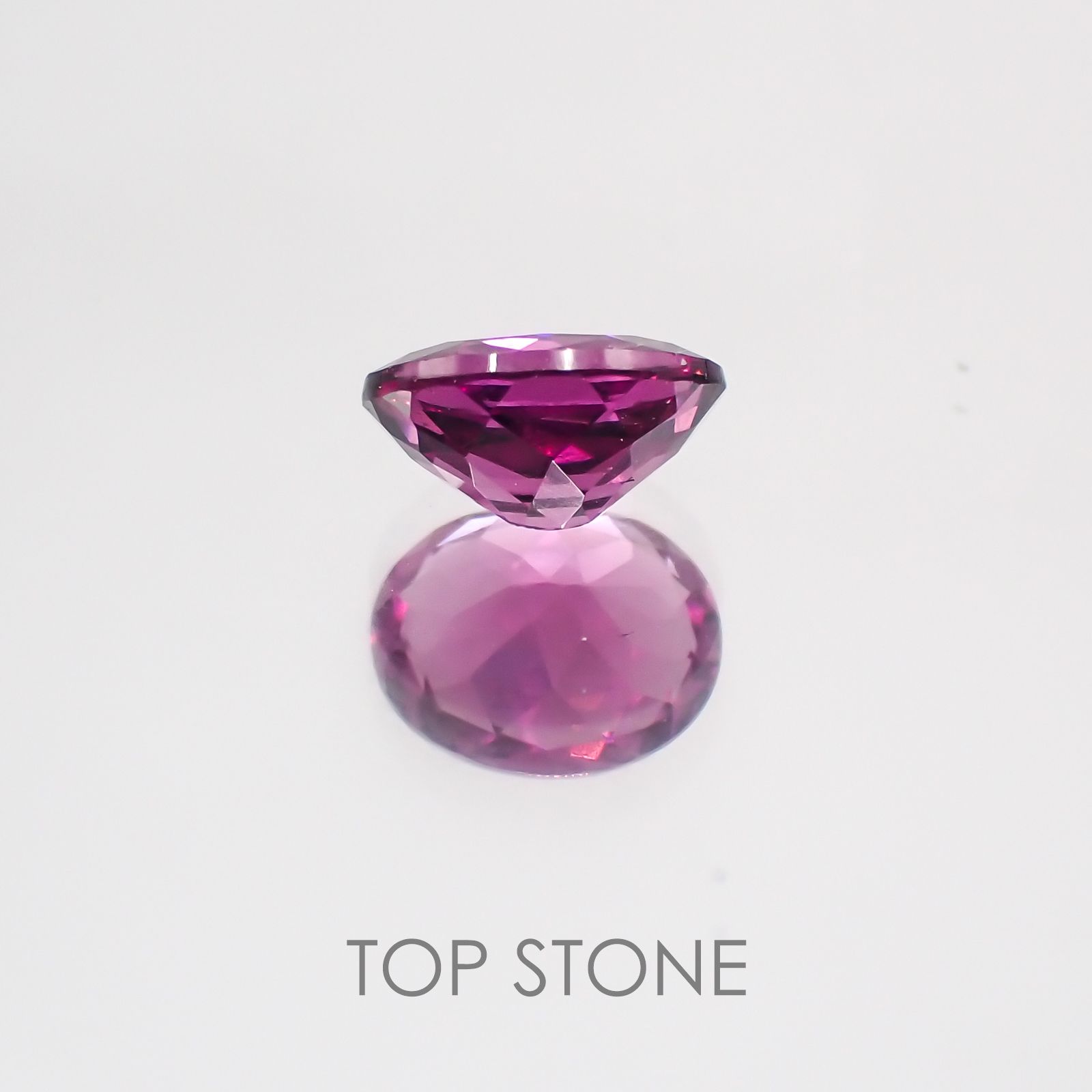 グレープガーネット(宝石名ガーネット) ブラジル産 0.72ct 識別済[21069692]5.8×4.8mm前後