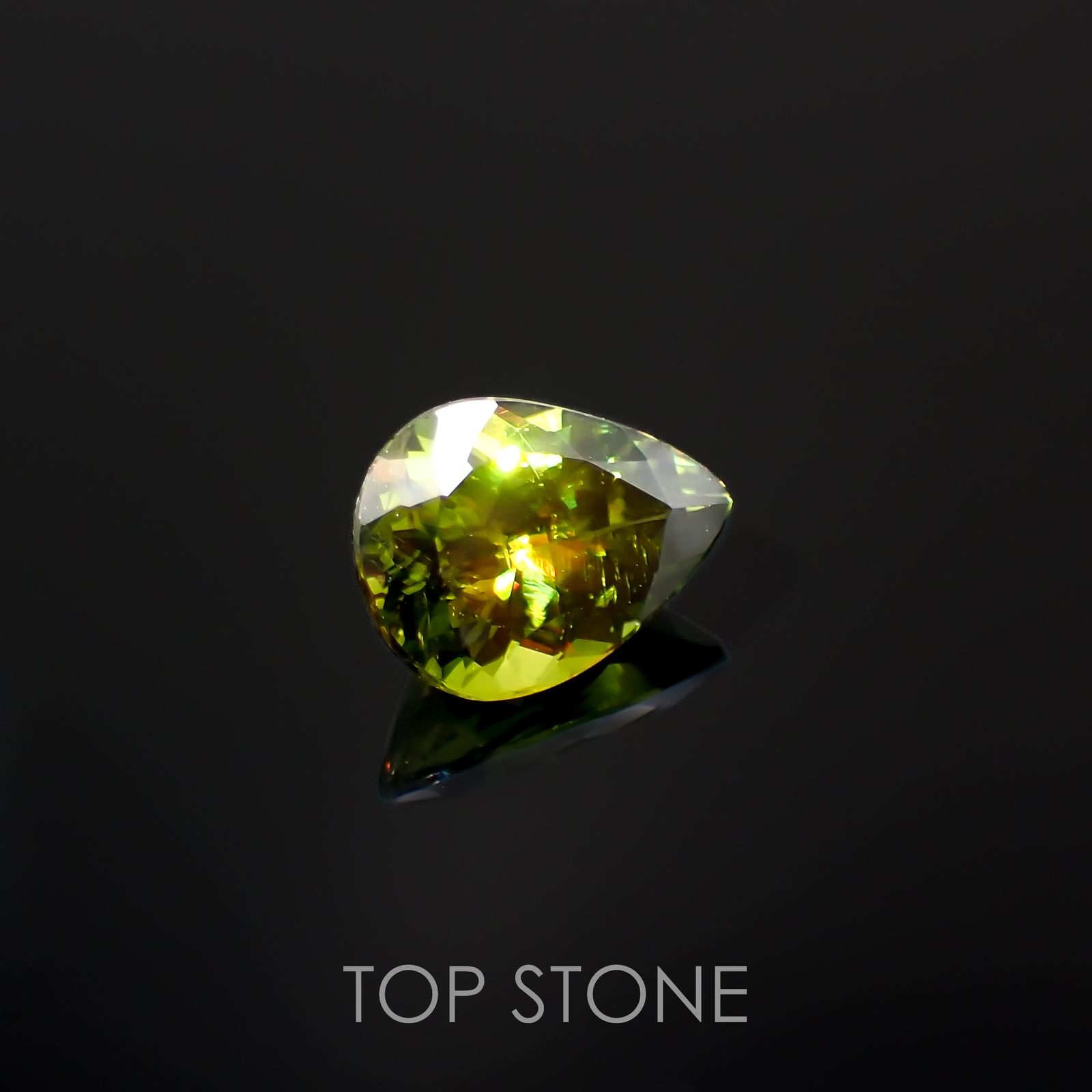 カラーチェンジスフェーン パキスタン産 1.57ct[221119181]8.6x6.4mm前後