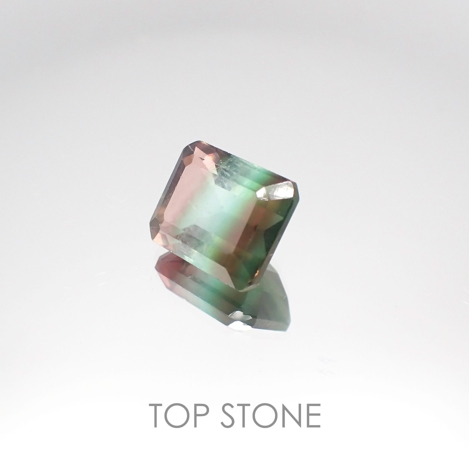 バイカラーフローライト ブラジル産 ルース 6.12ct[20107067]11.1×9.1mm前後