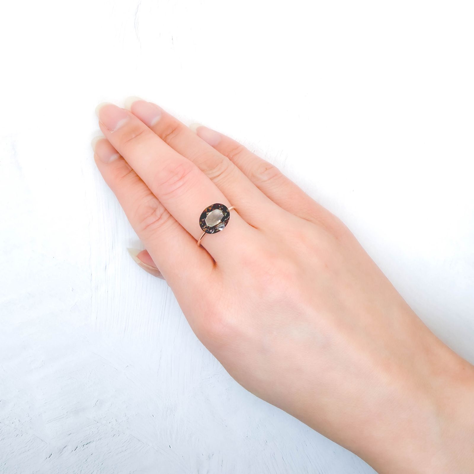 コロンビアナイト コロンビア産 3.10ct / 11x8.9mm前後 [260331927]