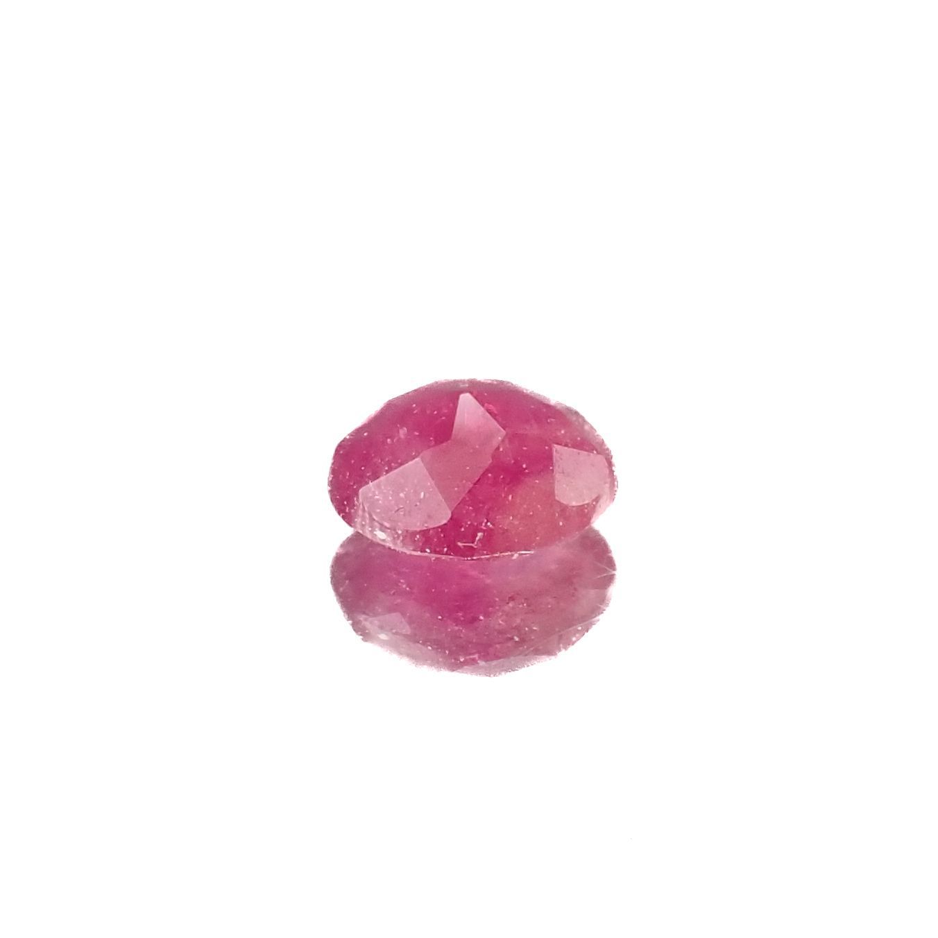 レッドベリル(宝石名レッド・ベリル)アメリカ・ユタ州産 0.22ct 識別済[220716748]4.2x4.2mm前後