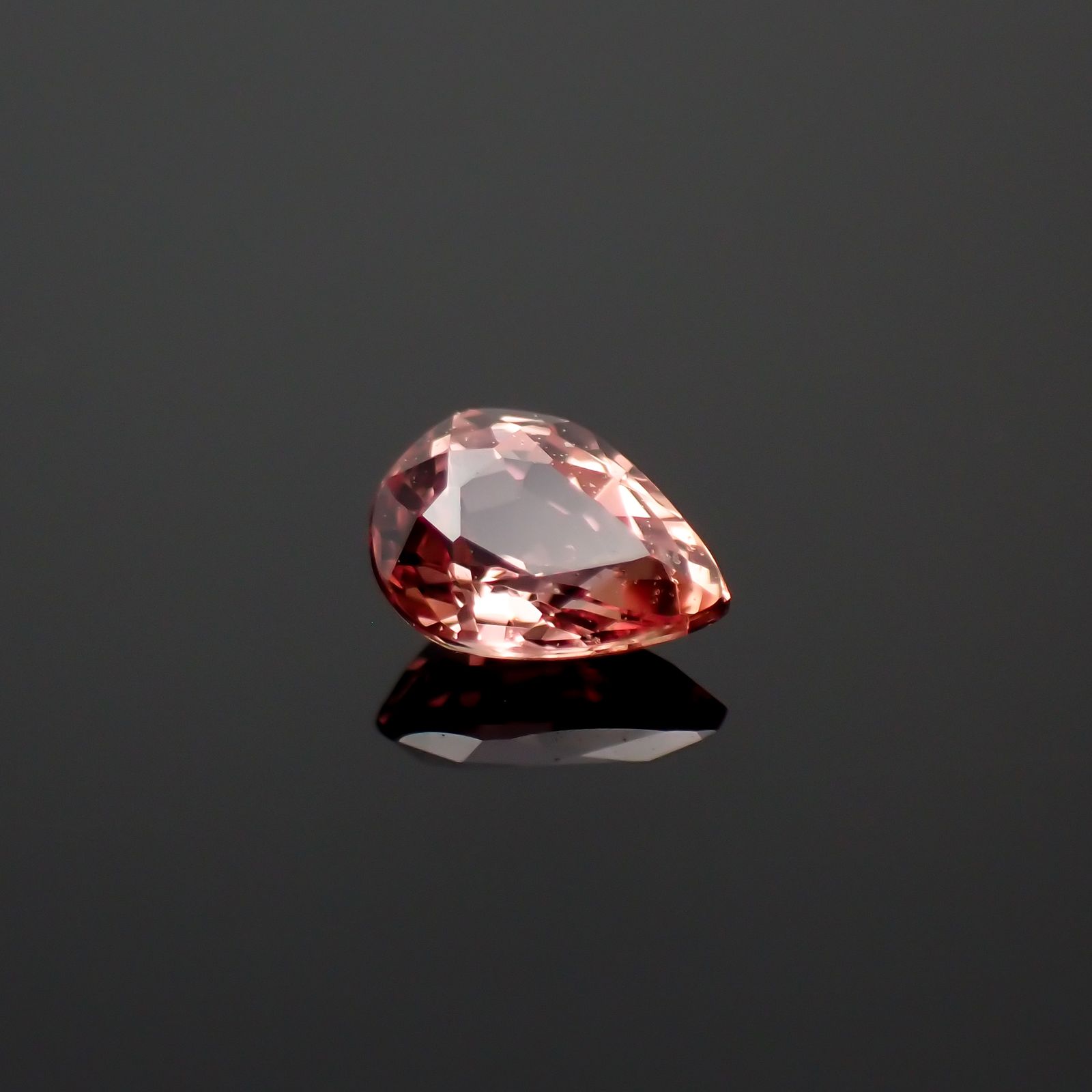 パパラチャサファイア 非加熱(宝石名サファイア/別名パパラチャ・サファイア)スリランカ産 0.19ct GIA鑑付[230521935]4.13x3.11mm前後