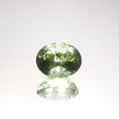 ルドウィジャイトインペリドット(宝石名ルードヴィッヒアイト・イン・ペリドット) パキスタン産 2.635ct ソ付(日独)[211013498]9.0×7.1mm前後