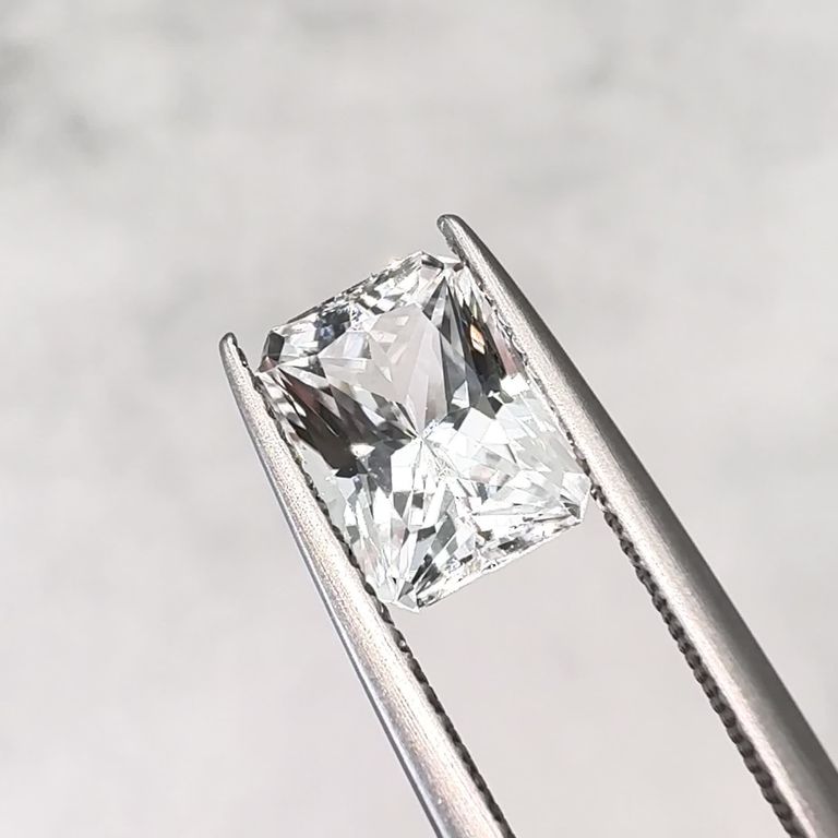 フェナカイト ロシア産 2.29ct / 8.8x6.7mm前後 [250830968] | TOP 