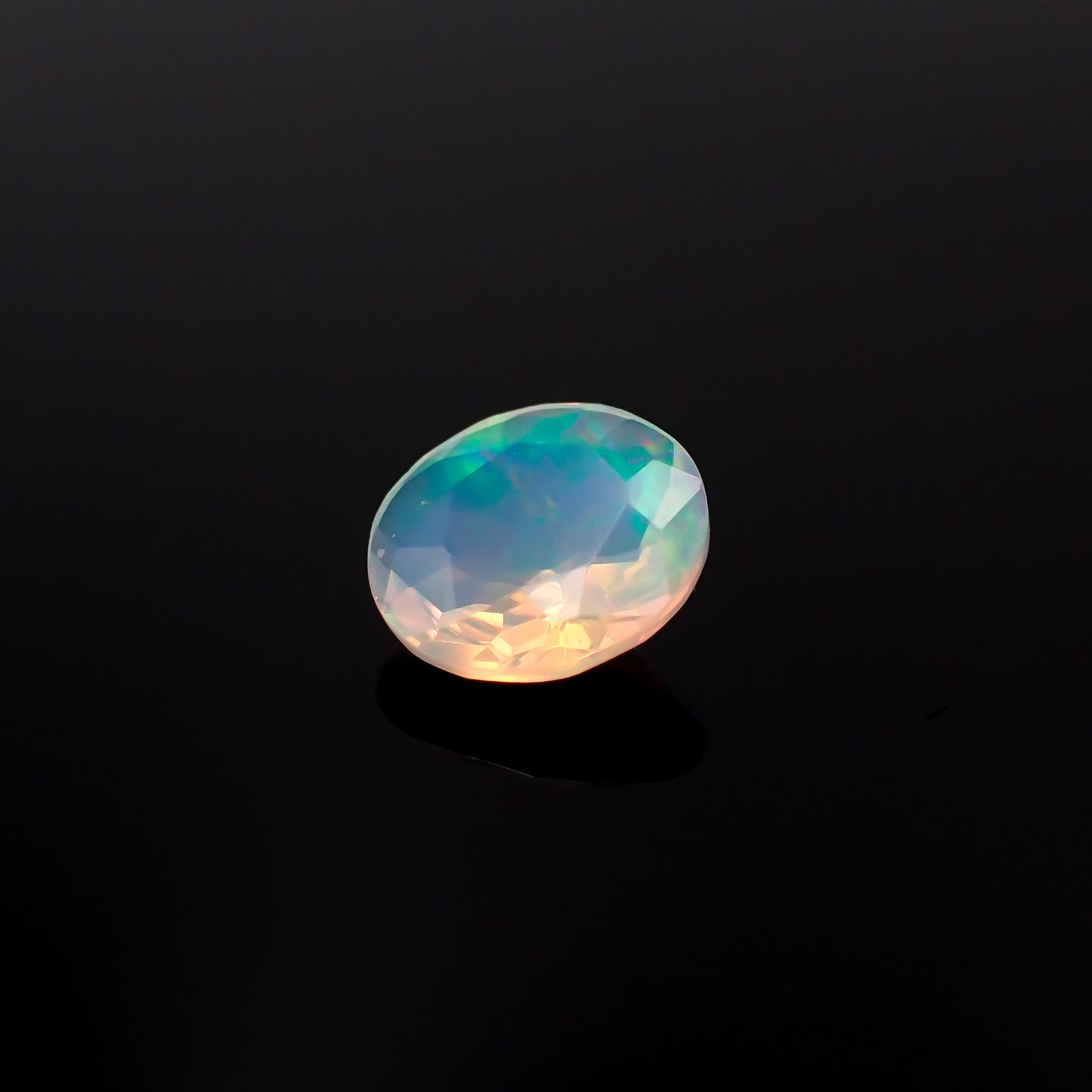 エチオピアオパール エチオピア産 0.52ct[230421406]6.8x6.7mm前後
