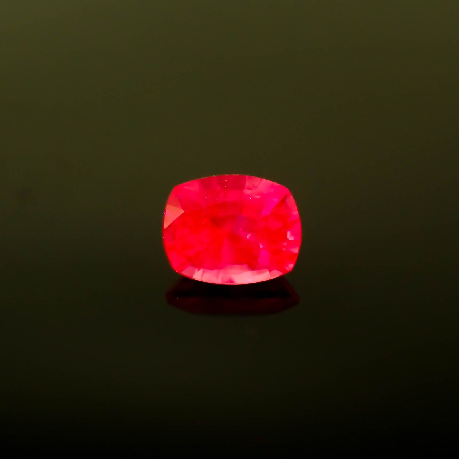 ルビー ビルマ/モザンビーク産 0.35ct[231225034]4.4x3.5mm前後