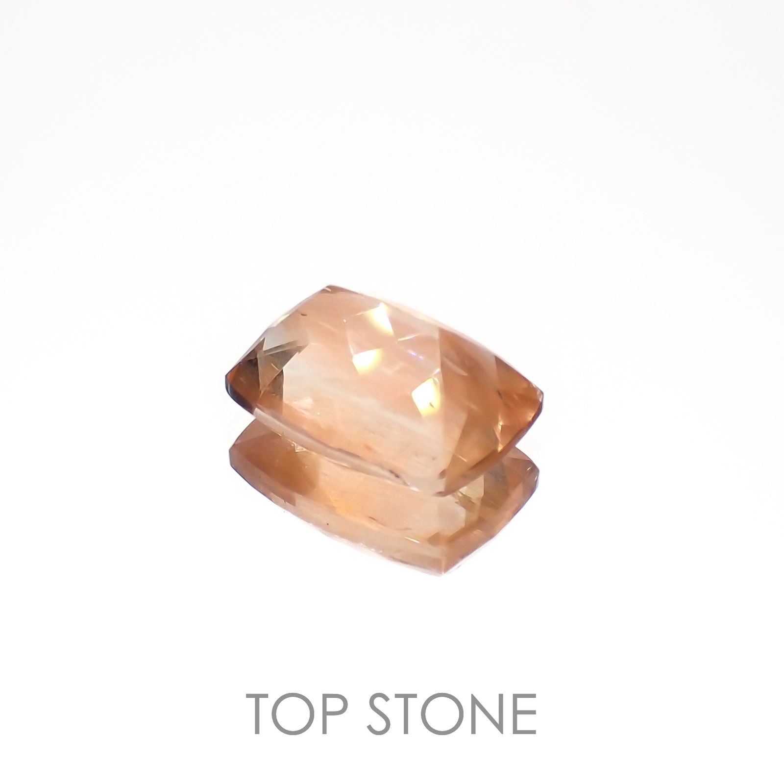 サンストーンスキャポライト(宝石名シーン・スキャポライト)タンザニア産 2.39ct 識別済[221219275]10.1x7.4mm前後