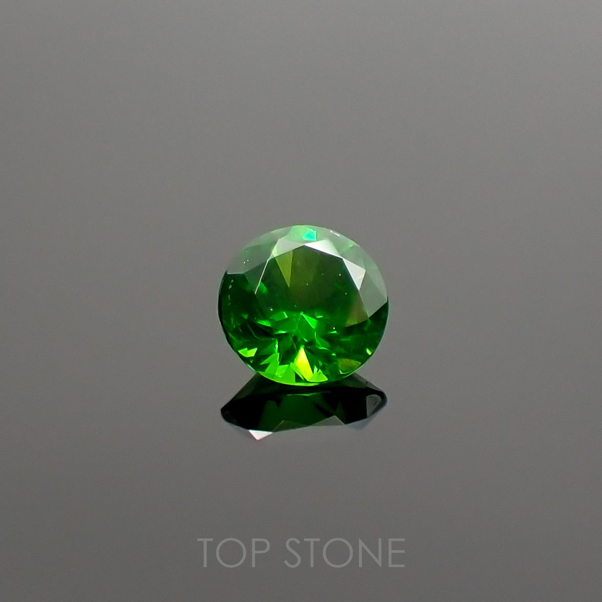 デマントイドガーネット(宝石名デマントイド・ガーネット) ロシア産 0.195ct ソ付(彩珠)[210711585]3.5×3.5mm前後