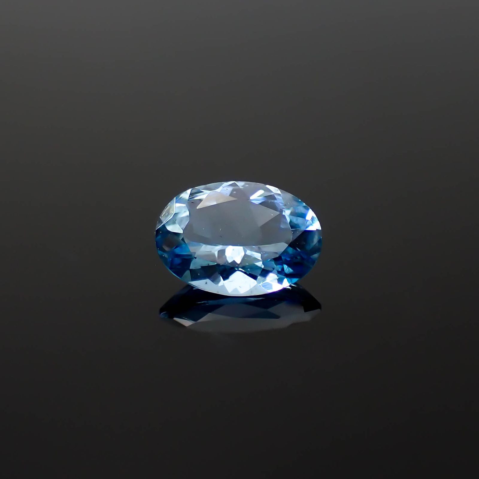 アクアマリン サンタマリアカラー ナイジェリア産 0.54ct [250329942]7x4.9mm前後
