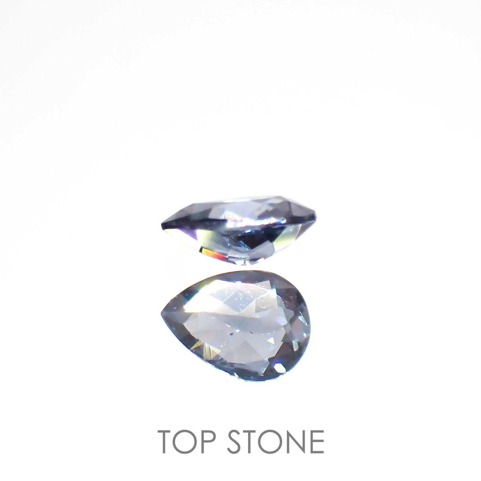 カラーチェンジガーネット アレキタイプ(宝石名ガーネット)マダガスカル・ベキリー産 0.17ct 識別済[220616432]4.2x3.1mm前後