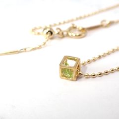 ◇K18 Reinette（レネット）◇ペリドット | キューブボックスデザイン [チャーム/ペンダントトップ※チェーン別売り]