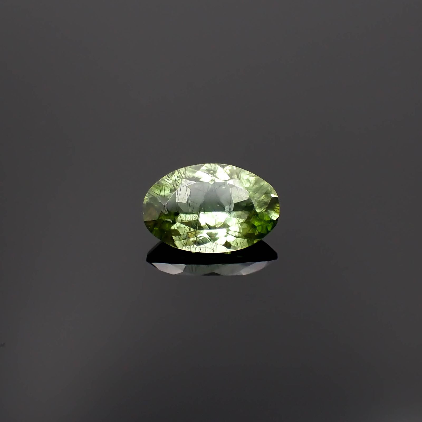ルドウィジャイトインペリドット パキスタン産 1.60ct[230321239]9.4x6.3mm前後