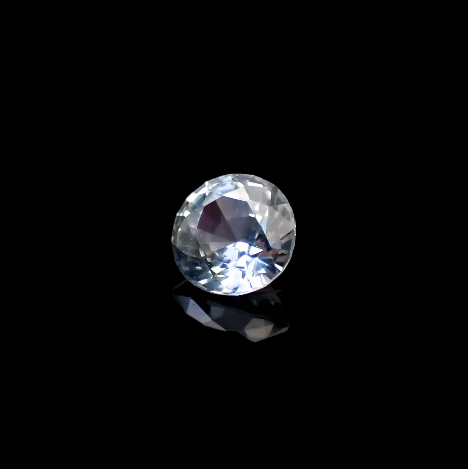 アイスブルーサファイア スリランカ/マダガスカル産 0.95ct [250329998]5.7x5.7mm前後