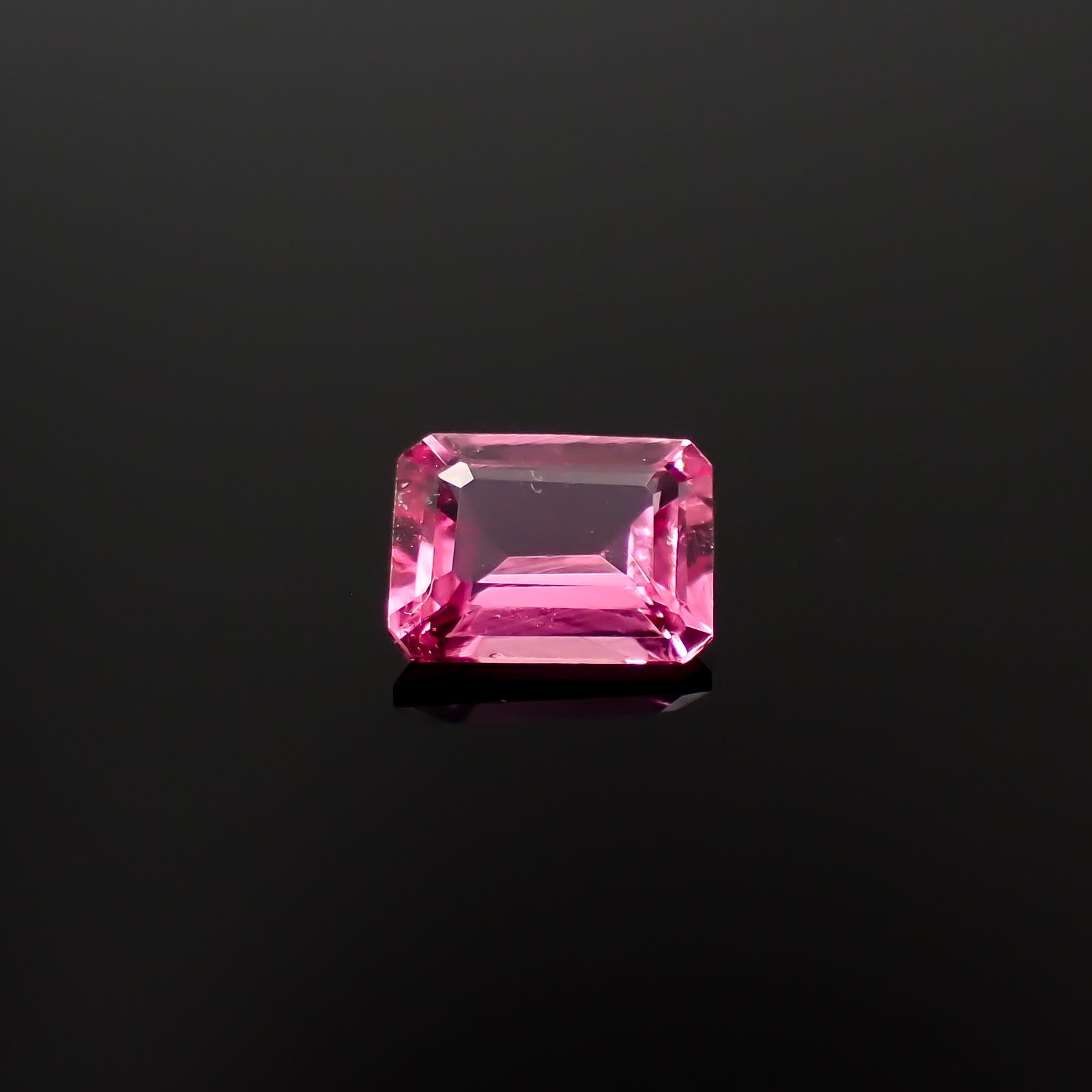 ルベライト ブラジル産 0.49ct[240628089]5.6x4.2mm前後
