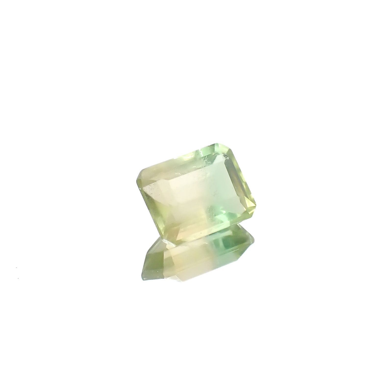 バイカラーフローライト フルオレッセンス ブラジル産 2.54ct[240928914]8.8x6.8mm前後