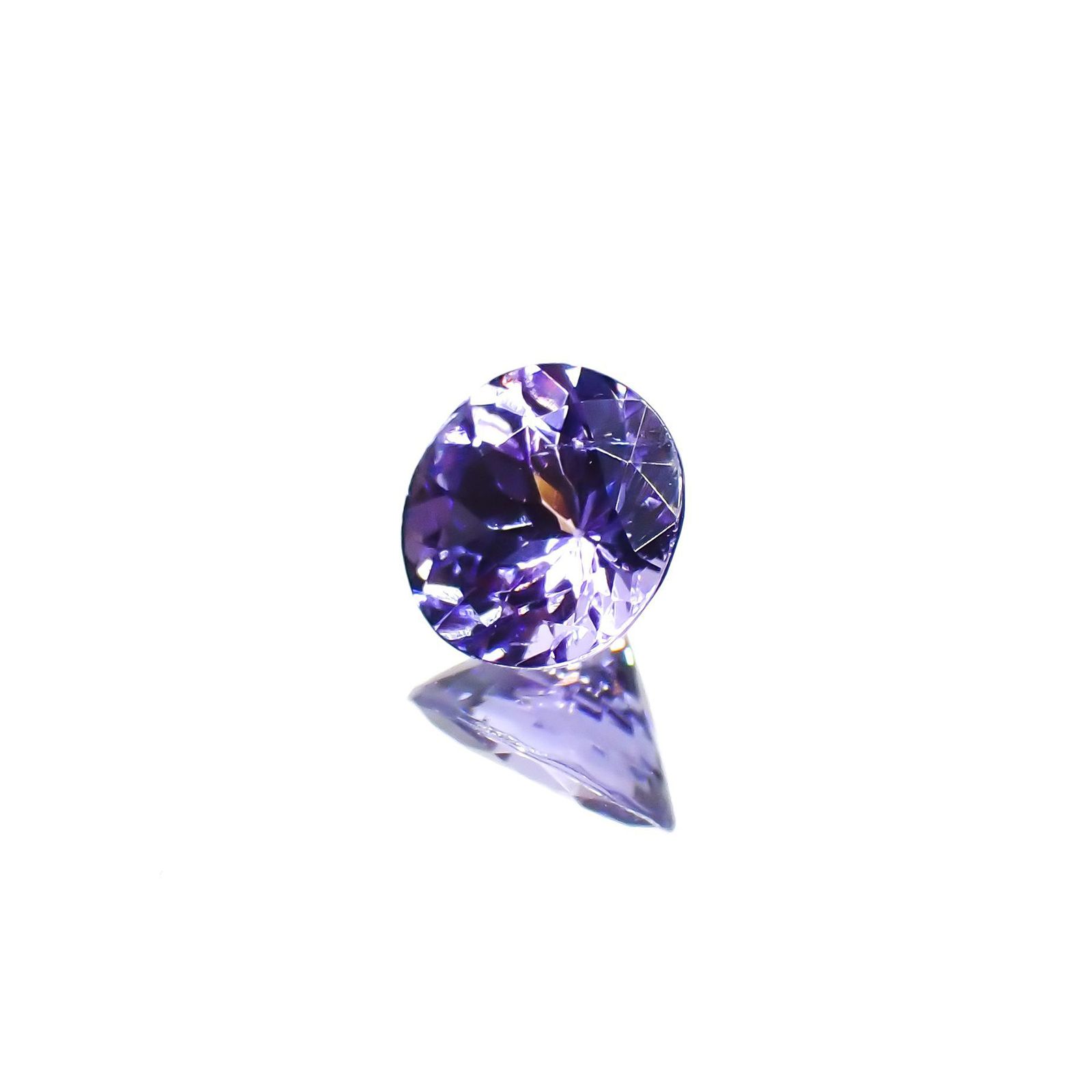 タンザナイト(宝石名タンザナイト)タンザニア産 0.61ct 識別済[230120197]5.5x5.4mm前後