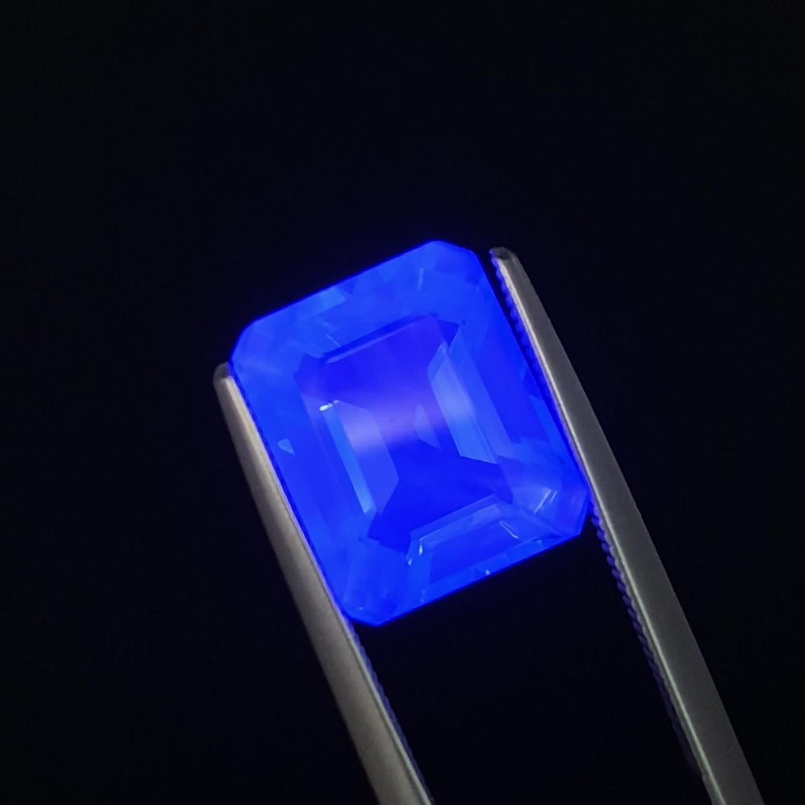 フローライト フルオレッセンス イギリス・ロジャリー鉱山産 6.75ct