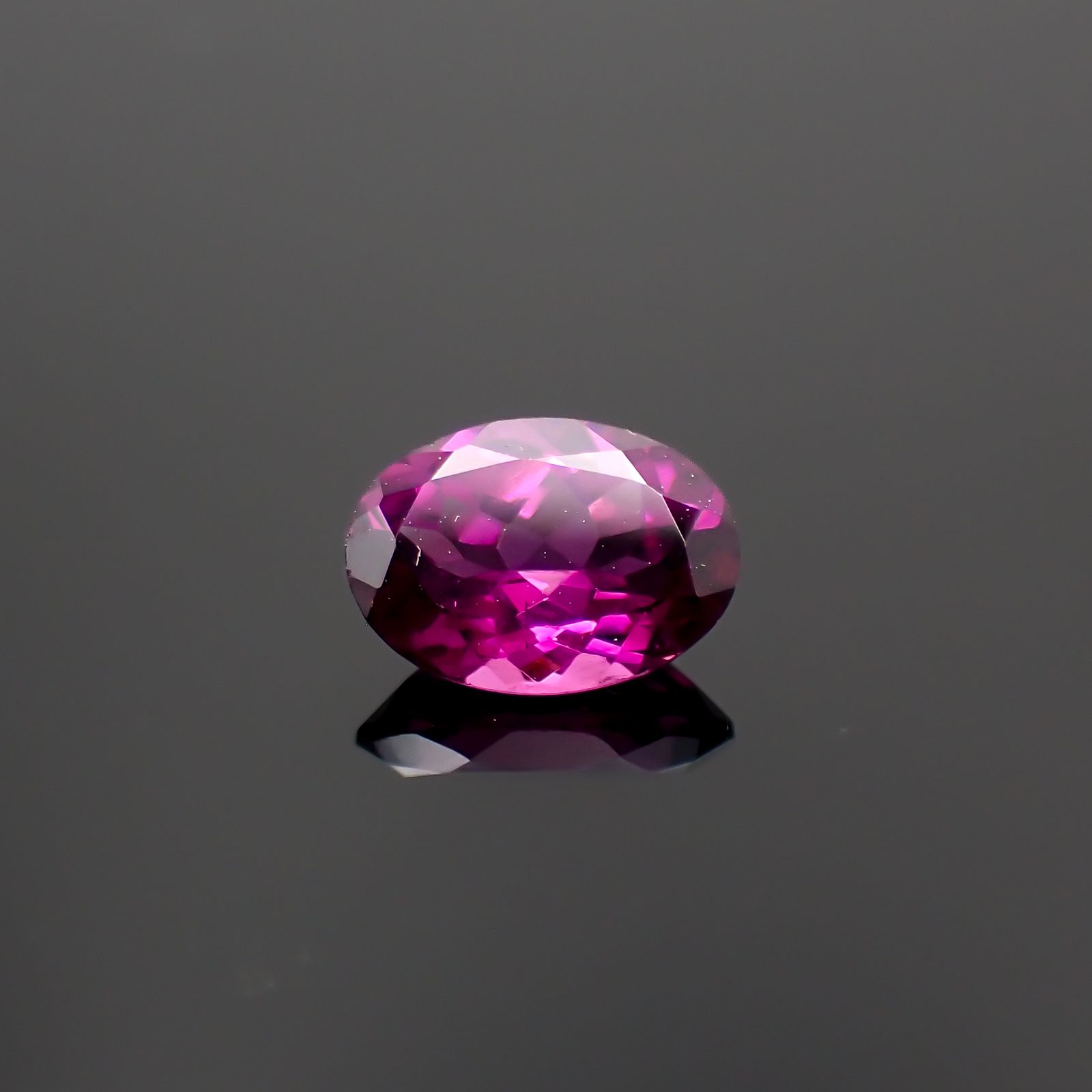 グレープガーネット ブラジル産 0.99ct[230823175]7.1x5.1mm前後