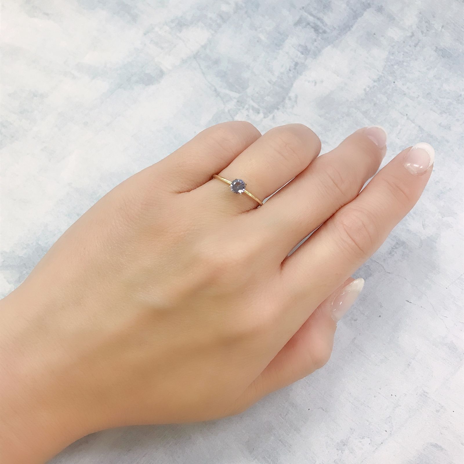 グレイッシュブルースピネル(宝石名スピネル)ビルマ/マダガスカル産 0.35ct 識別済[220716965]4.4x4.4mm前後
